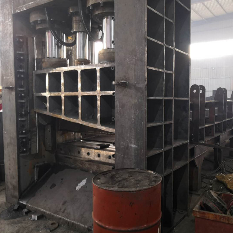 龍門剪斷機