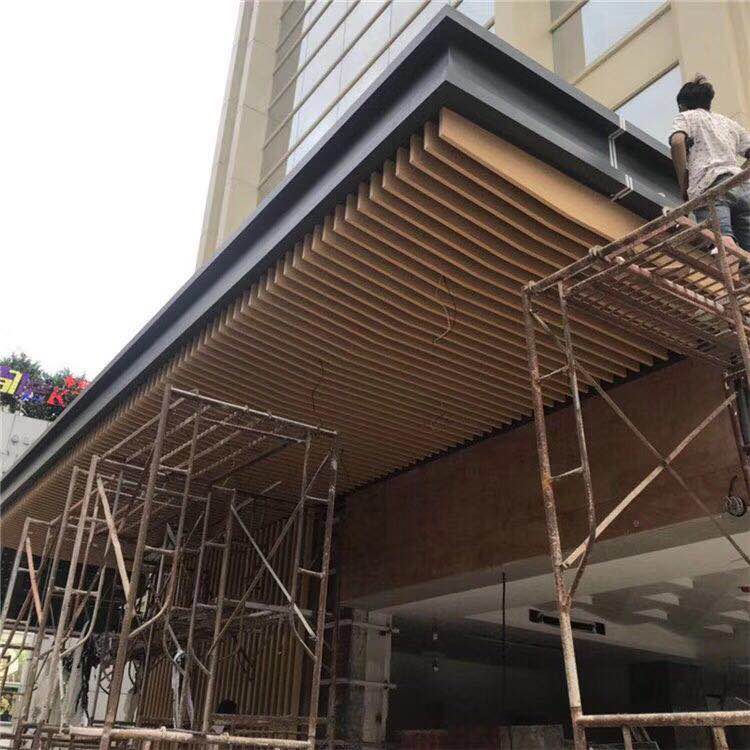 雨棚鋁方通吊頂