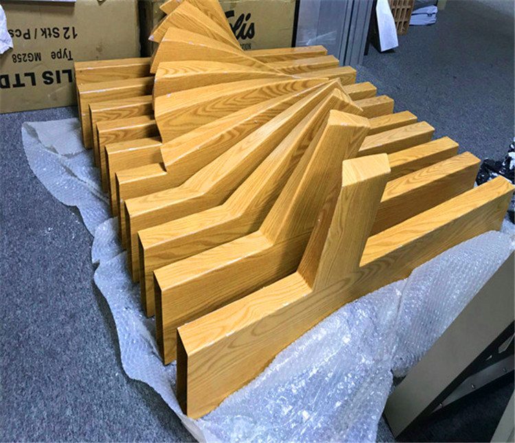 弧形鋁方通228