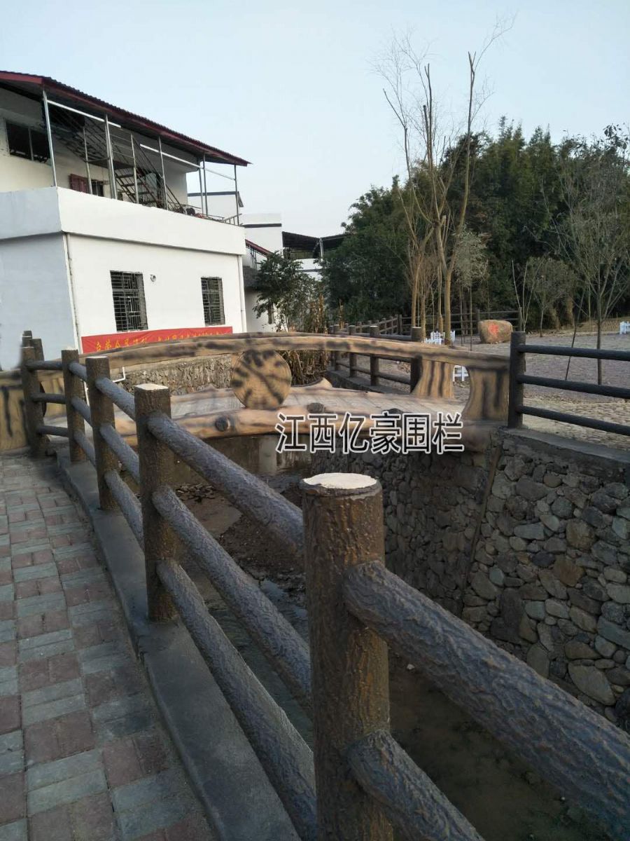 0209水泥仿樹皮欄桿.jpg