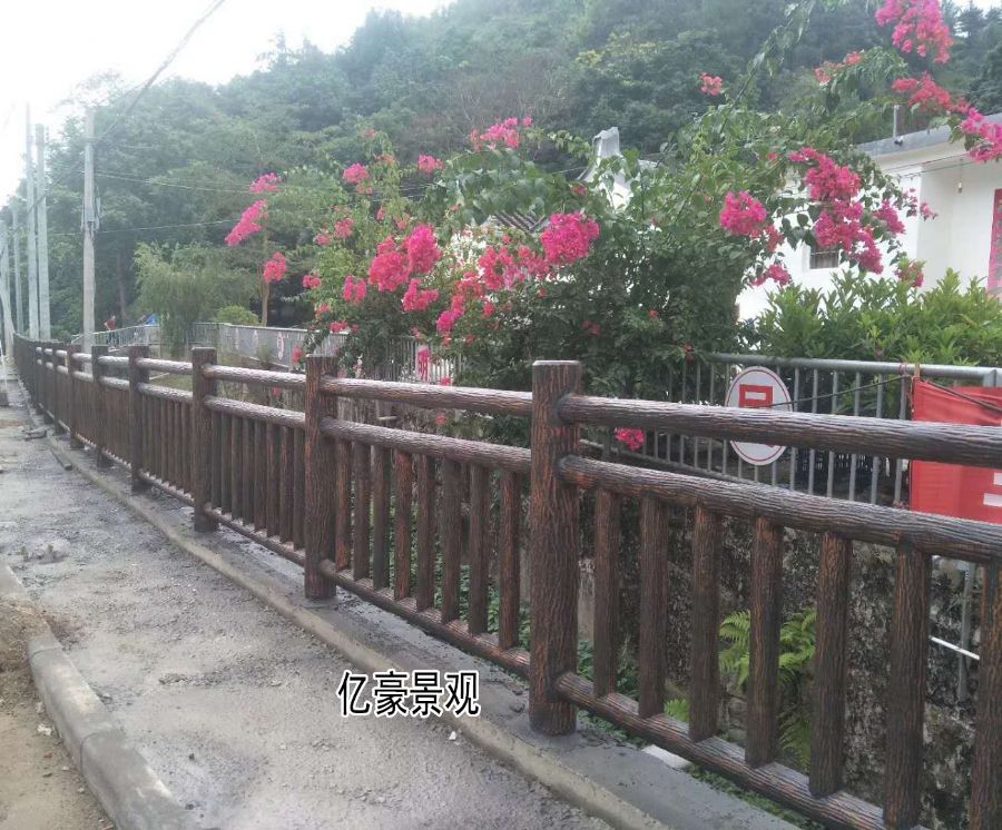 1.8米仿樹皮梯形欄桿三.jpg