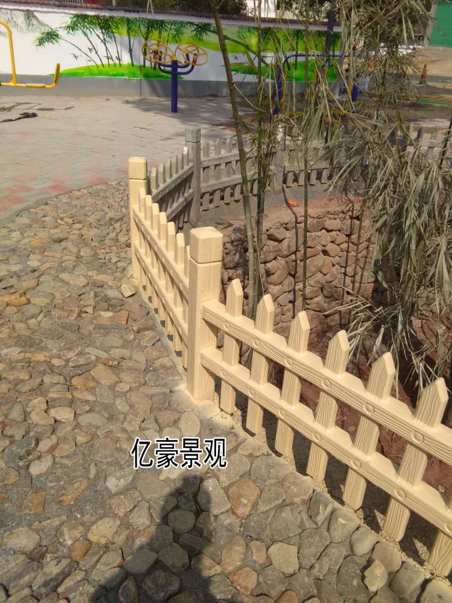 草坪仿木柵欄三.jpg