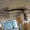 直銷高檔餐廳寫字樓弧形焊接鋁方通_幕墻裝飾弧形鋁單板