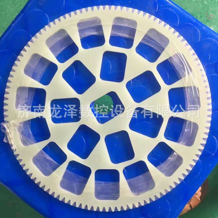 廠家直銷龍澤數控大型1350木工雕刻機 數控電動雕刻機 沙發板材切割機 浮雕雕刻機  PVC雕刻機 阻燃材料切割機示例圖4