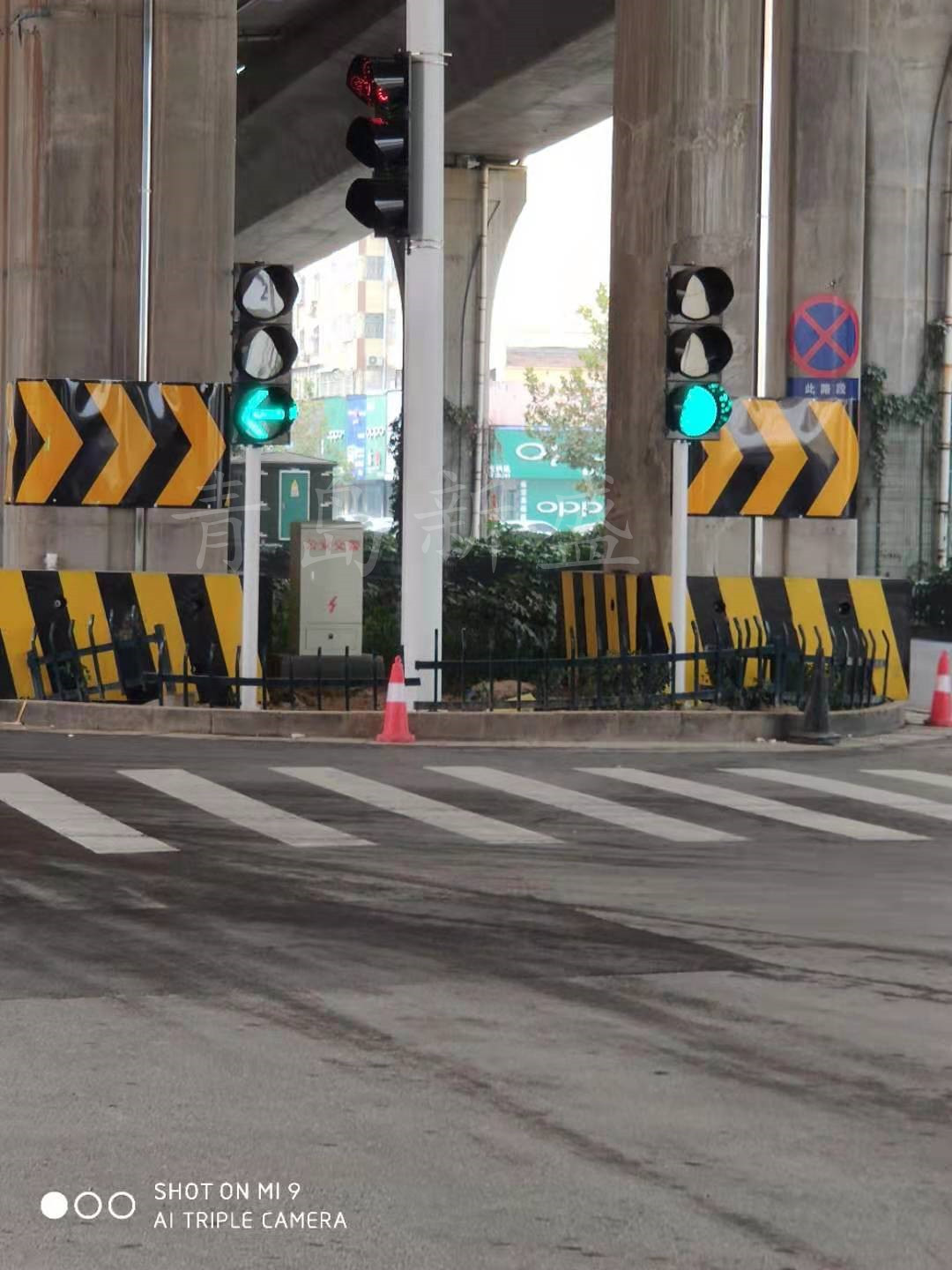 青島新盛路墩防撞設施 (18)