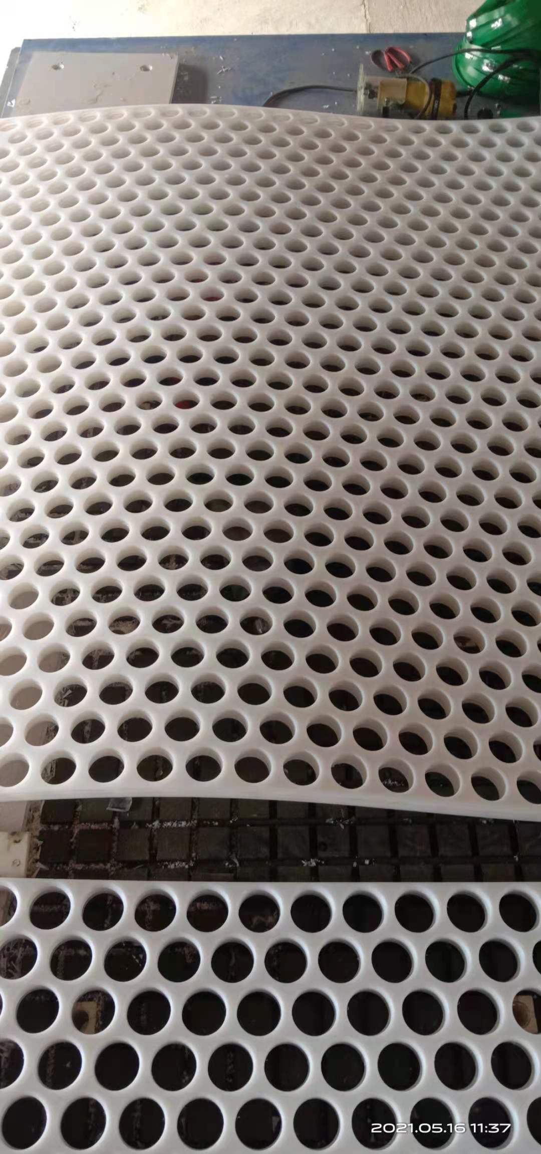 pe漏水圓桶，Pe板做的 (6)