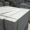 花崗巖路沿石一米價格_建余芝麻灰路沿石_庭院路沿石效果圖片